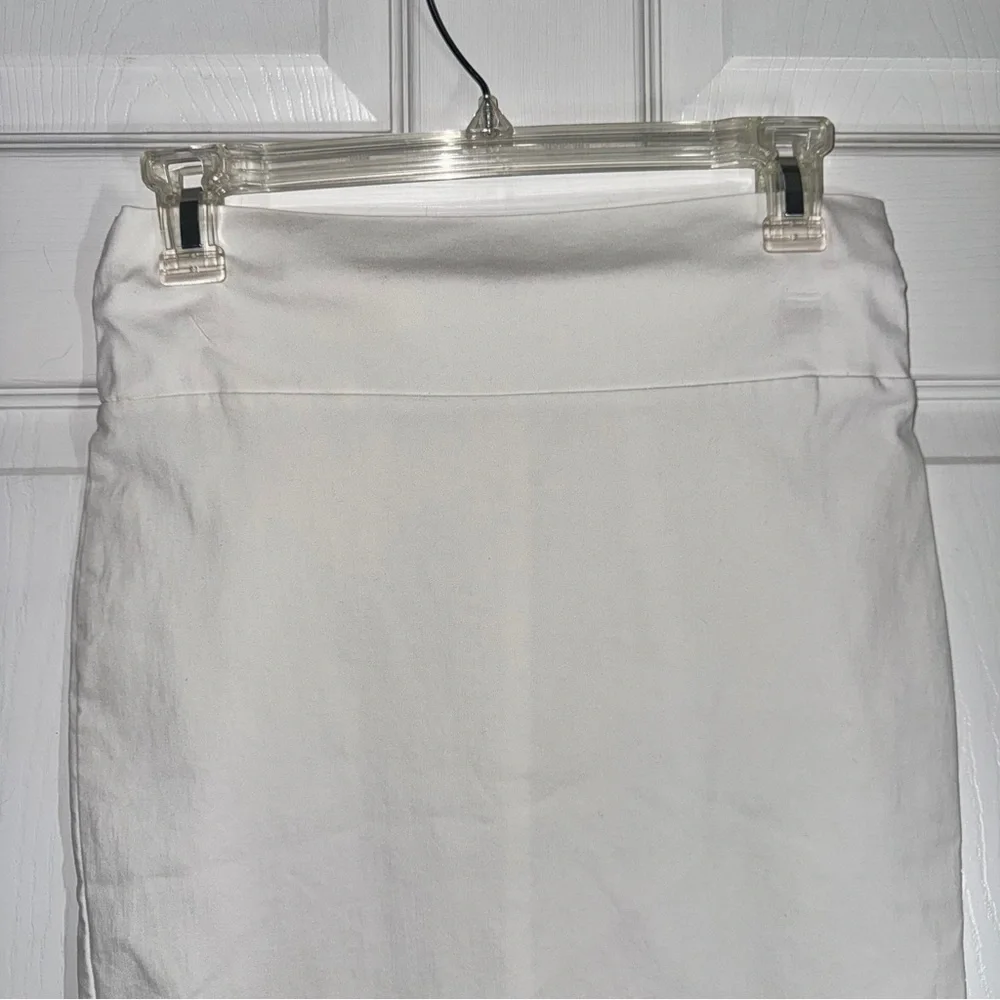 Chic White Pencil Skirt with Stretch and back split for Women size S